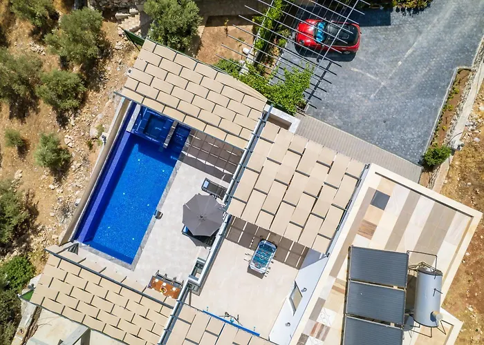 Villa Lalezar *