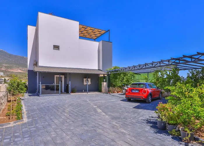 Lalezar Villa