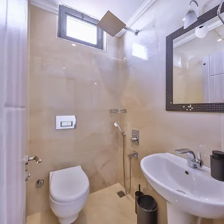 Lalezar Cavdir (Kas)