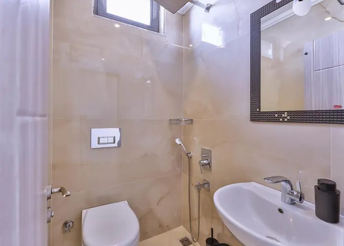 Lalezar Cavdir (Kas)